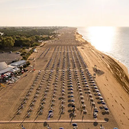 Flat With Garden And Parking