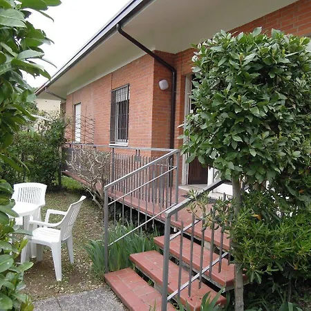 Flat With Garden And Parking 公寓 *