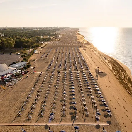 Flat With Garden And Parking 公寓 *