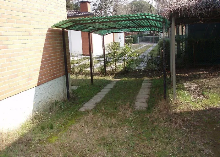 Flat With Garden And Parking Апартаменти Бібіоне