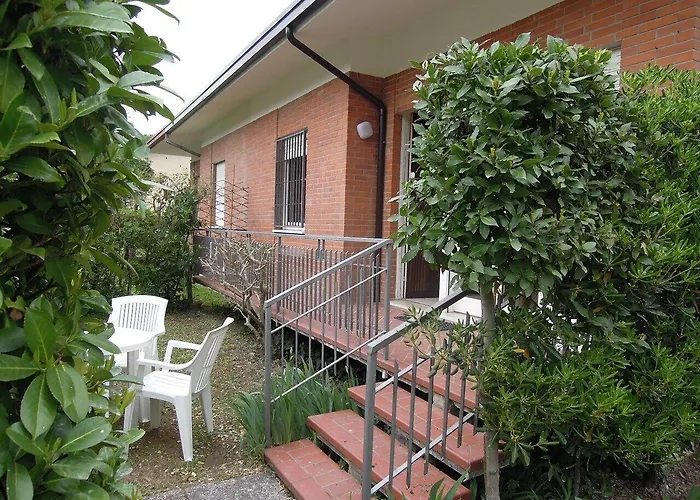 Flat With Garden And Parking 公寓 *