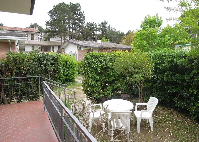 Апартаменти Flat With Garden And Parking Бібіоне